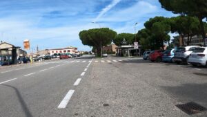 szukam działającej restauracji w czasie siesty...