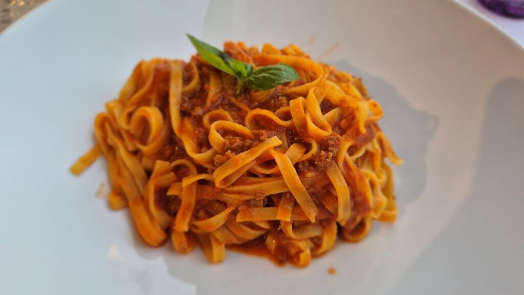Tagliatelle con Ragu